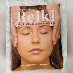 2/$20 - The Power of Reiki book